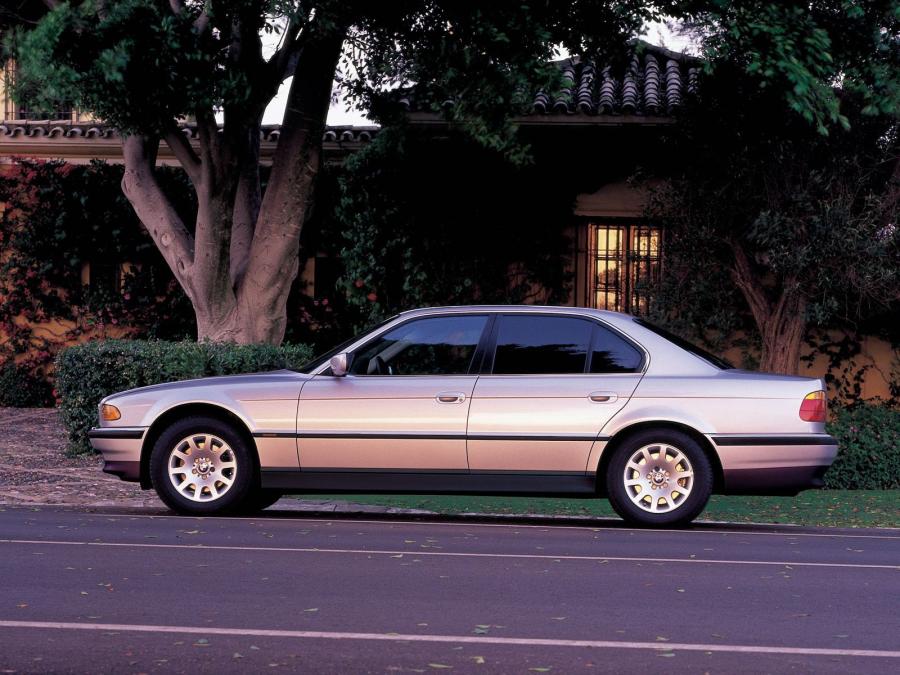  BMW 730d 1998 года  (фото 7 из 9)